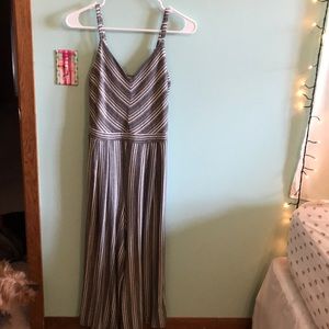 FIGURE FLATTERING JUMPSUIT!!!